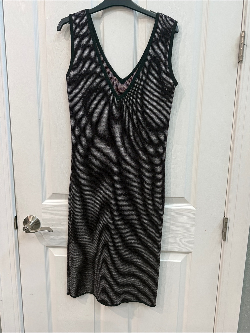 Sleeveless V-Neck Knit Midi Dress in Black and Gray